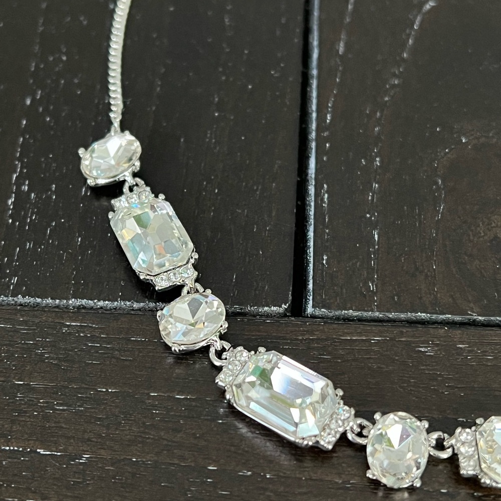 Givenchy Necklace - Picture 5 of 13